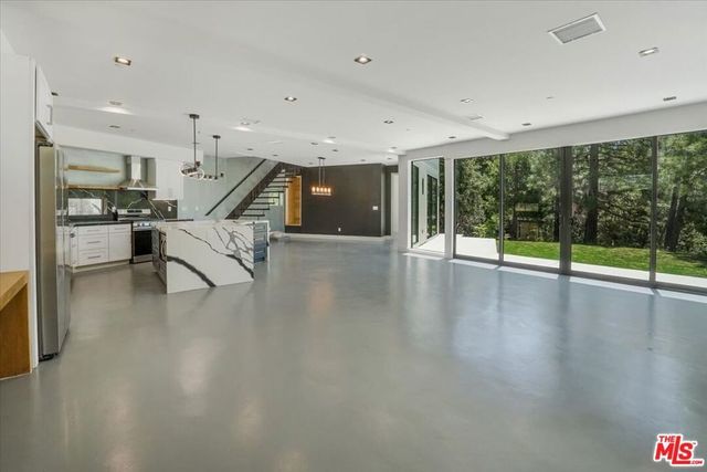1021 Teakwood Drive, Lake Arrowhead