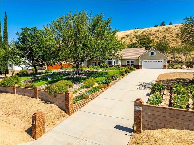 9251 Elizabeth Lake, Leona Valley