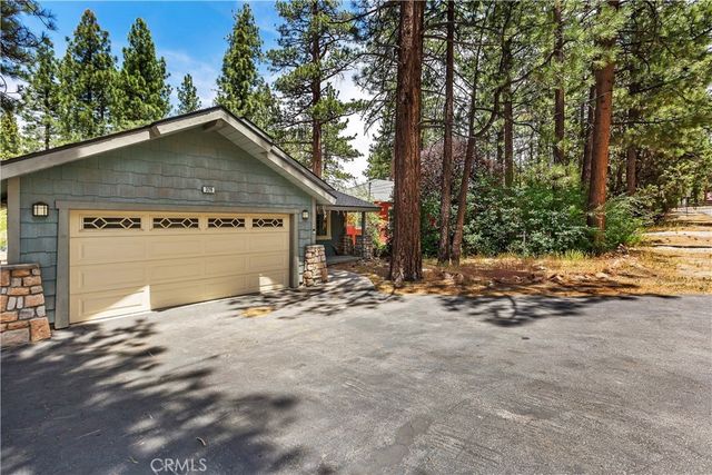 329 E Sherwood Boulevard, Big Bear City