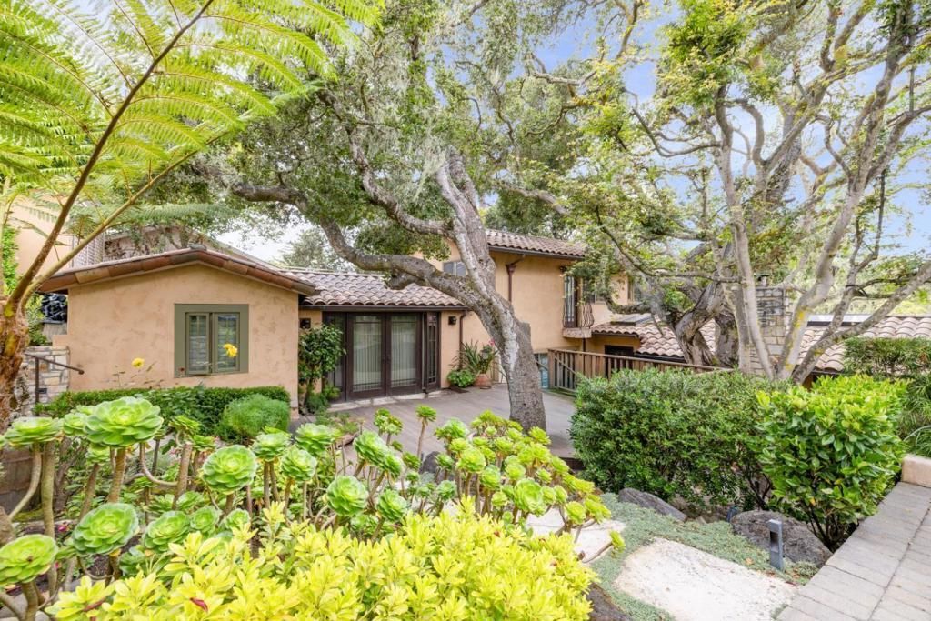 Sw Santa Rita 4 Sw Of Ocean Street, Carmel