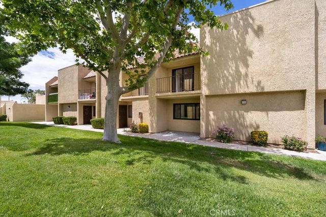 44200 Kingtree # 16, Lancaster