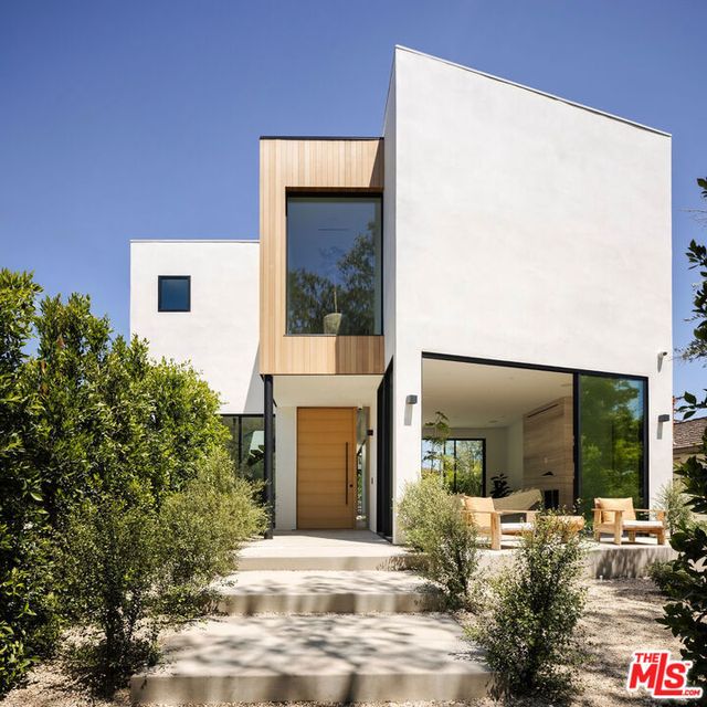116 S Gretna Green Way, Los Angeles