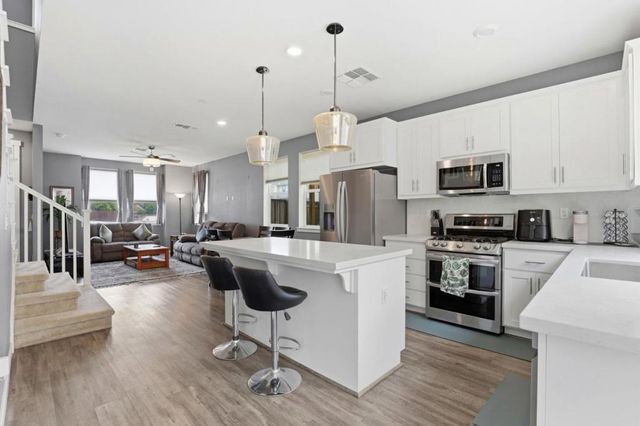 894 Brennan Way, Hollister