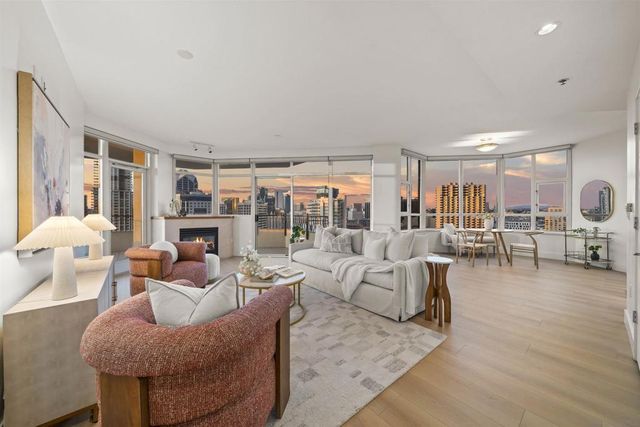 700 W Harbor # 2501, San Diego