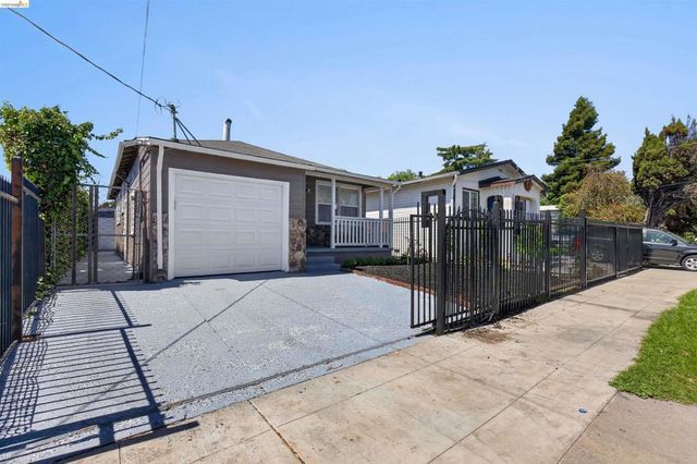 1137 Seminary Ave, Oakland
