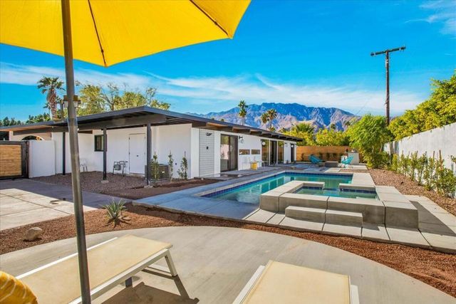2788 E Via Escuela, Palm Springs