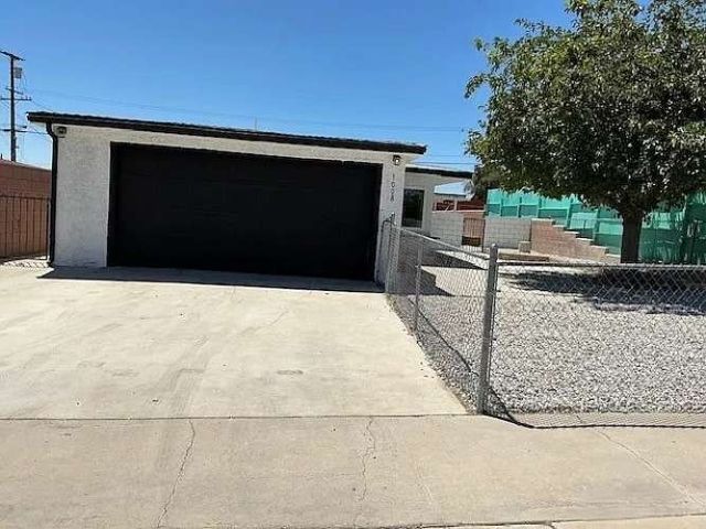 1008 E Elizabeth Street, Barstow