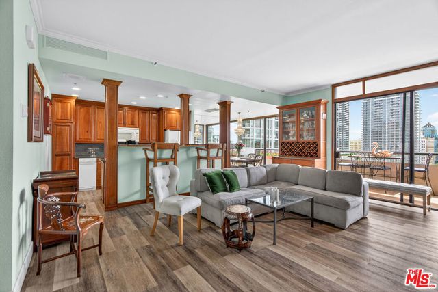 600 W 9th Street # 1512, Los Angeles