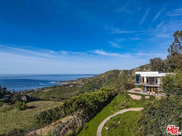21812 Castlewood Drive, Malibu