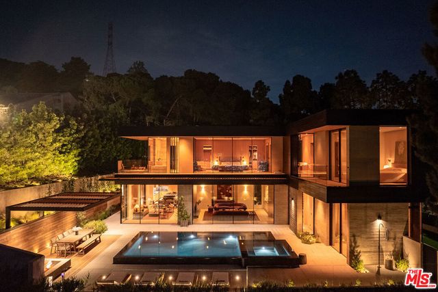 2657 Larmar Road, Los Angeles