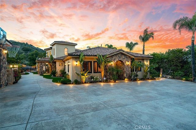 21128 Via Los Laureles, Murrieta