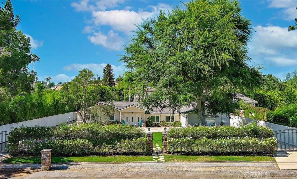 23433 Hatteras, Woodland Hills