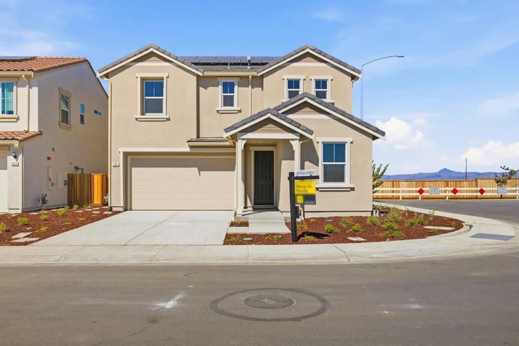580 Tall Grass Way, Hollister