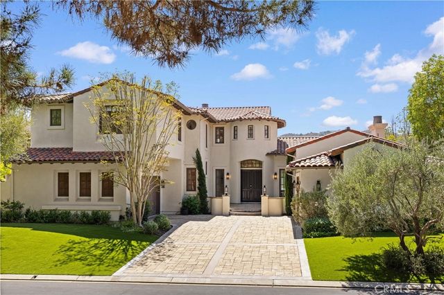 17 Canada Oaks, Trabuco Canyon