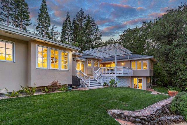 103 Toyon Court, Woodside
