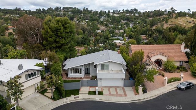 19281 Berclair Lane, Tarzana