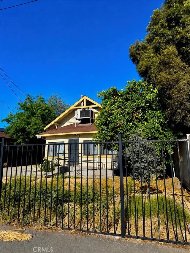 25808 Columbia, Hemet
