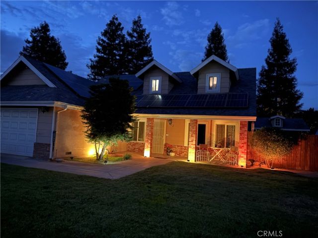 182 E Kennedy, Tulare