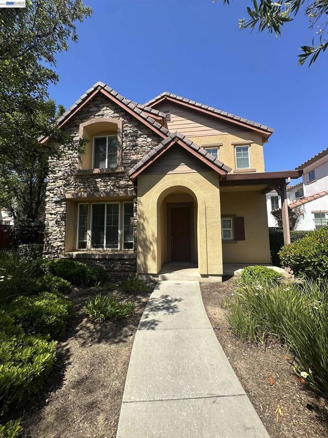 140 W Brilloso Ln, Mountain House