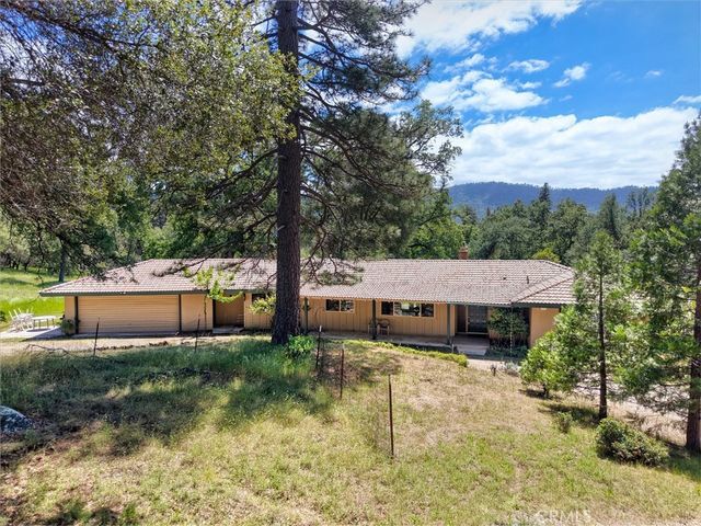 51300 Road 426, Oakhurst