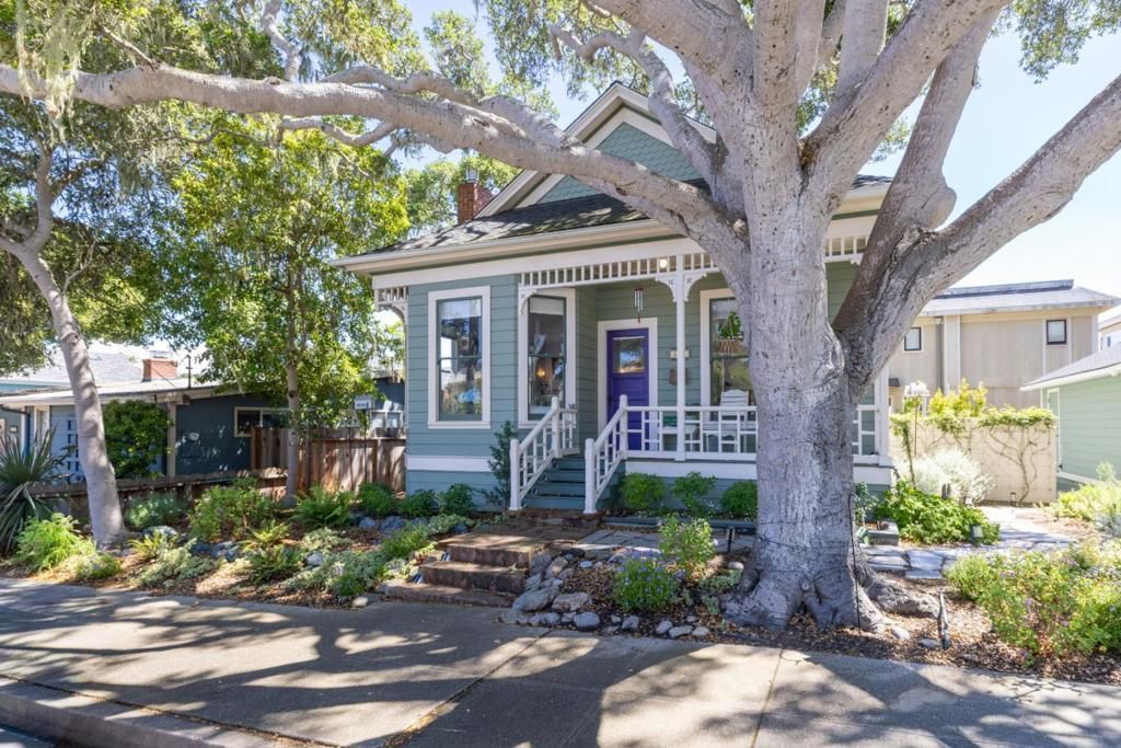 215 Lobos Avenue, Pacific Grove