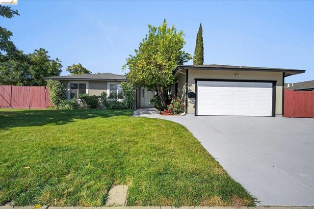 901 Helix Dr, Concord