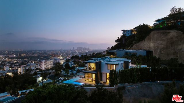8366 Sunset View Drive, Los Angeles