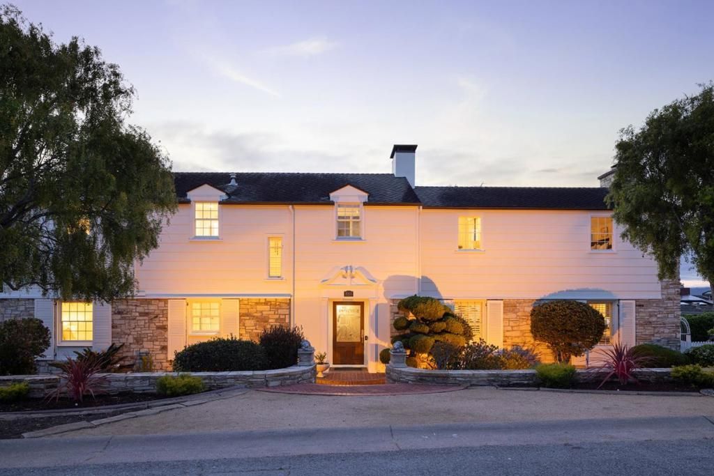 888 Del Monte Boulevard, Pacific Grove