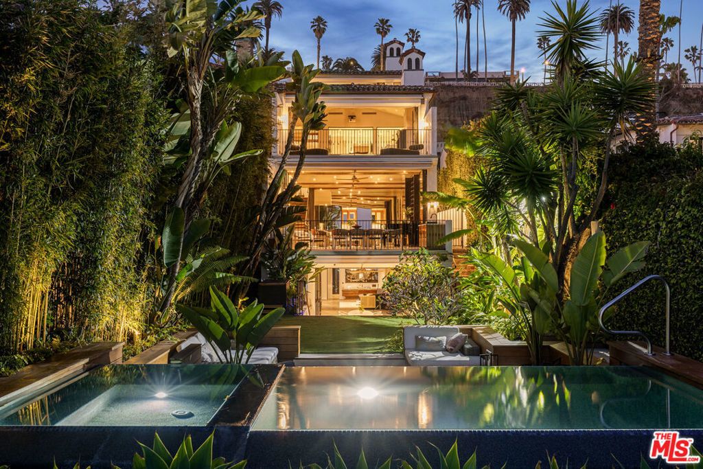 966 Palisades Beach Road, Santa Monica