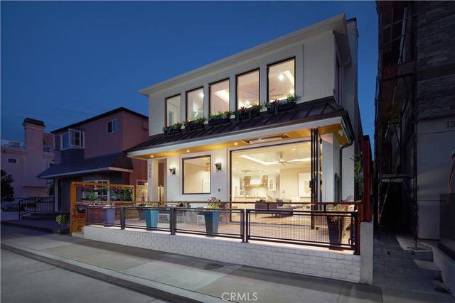 1311 W Bay Avenue, Newport Beach