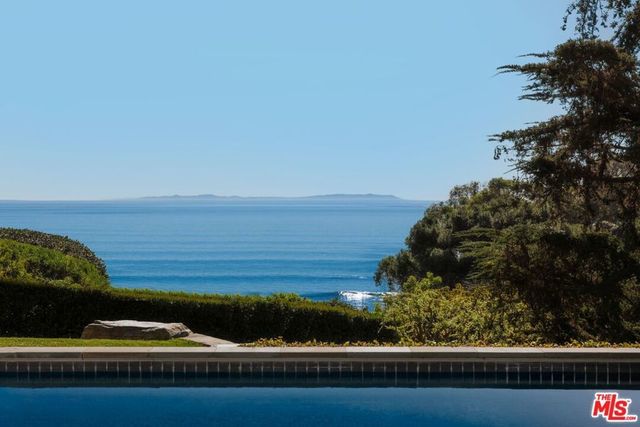 6825 Zumirez Drive, Malibu