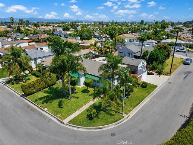 8734 Parrot Avenue, Downey