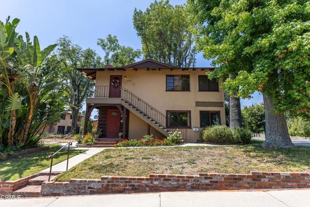 2391 El Molino Avenue, Altadena