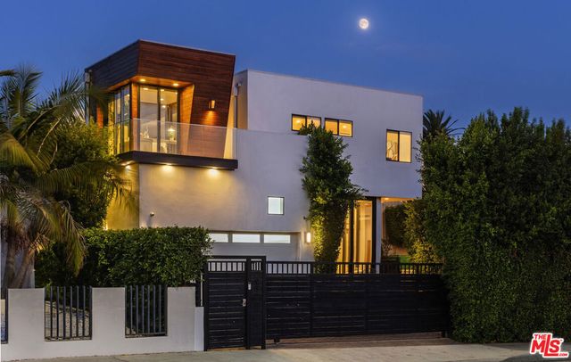 932 N Crescent Heights Boulevard, Los Angeles