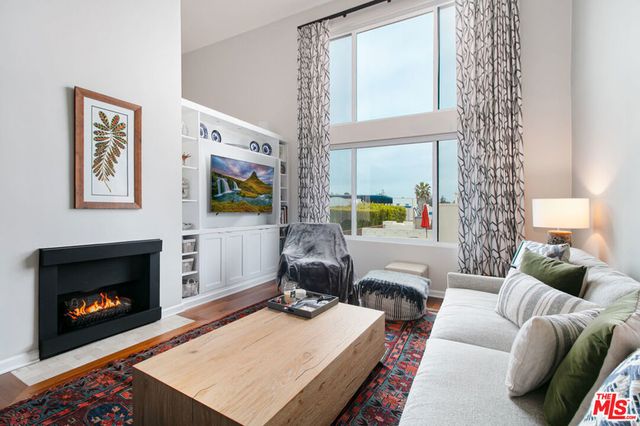 2332 Fox Hills Drive # 305, Los Angeles