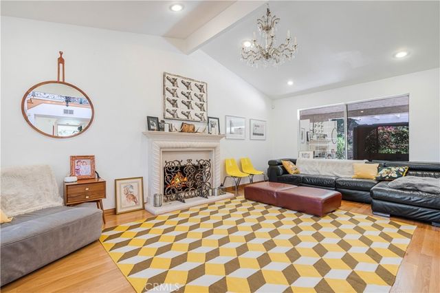 3636 Dellvale Place, Encino
