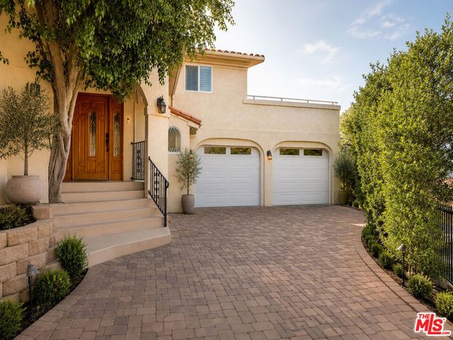 22780 Macfarlane Drive, Woodland Hills