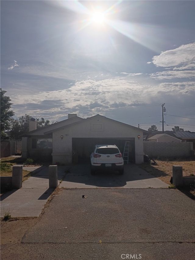 21641 Shaw, California City