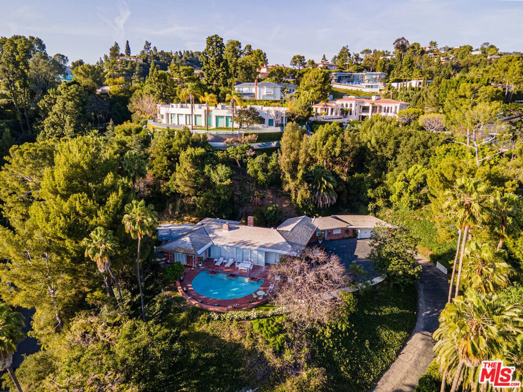 1114 Calle Vista Drive, Beverly Hills