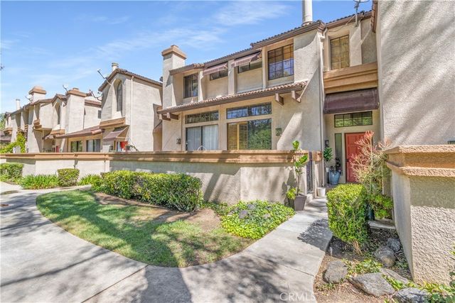 11 Wildflower Pl, Pomona