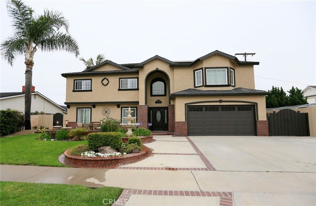 8795 La Roca, Fountain Valley