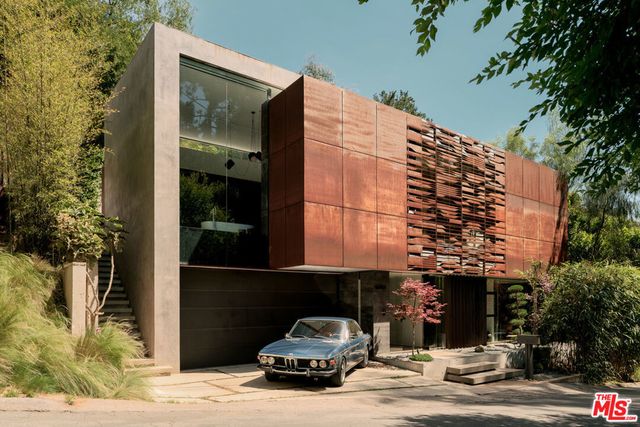 8050 Willow Glen Road, Los Angeles