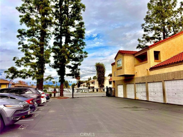 1110 W Blaine Street # 102, Riverside