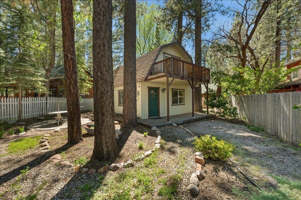 880 Jaybird Lane, Big Bear