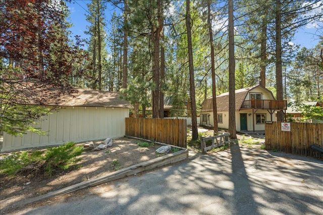 880 Jaybird Lane, Big Bear