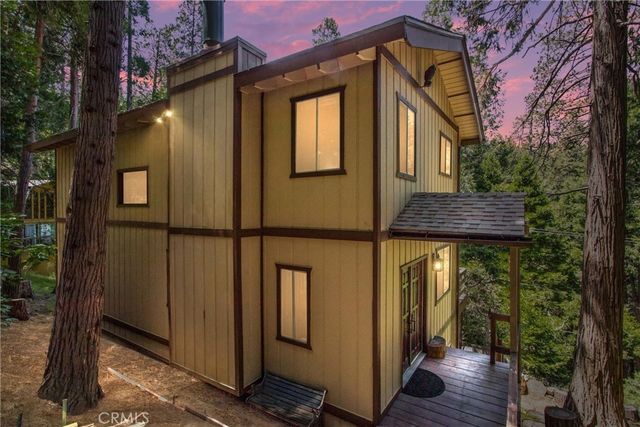 24379 Horst, Crestline