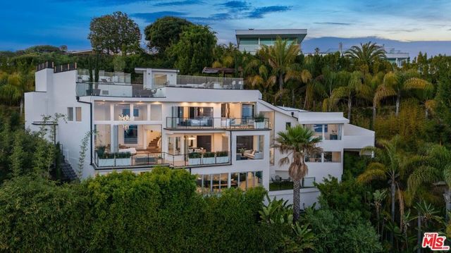 9270 Kinglet Drive, Los Angeles