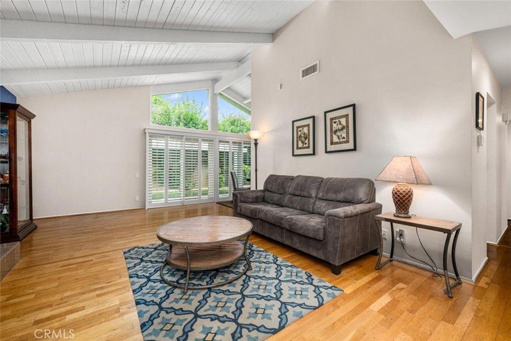 9 Badger Pass, Irvine