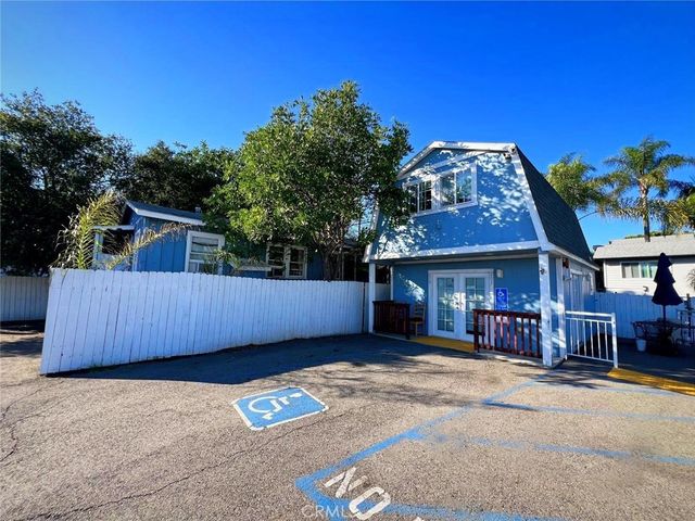 408 N Pico Ave, Fallbrook