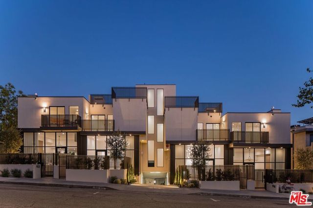 924 N West Knoll Drive, West Hollywood